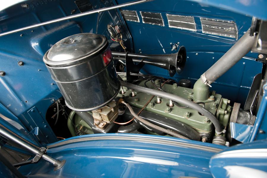  Packard 120 Deluxe Touring Sedan 1937 года  (фото 2 из 19)